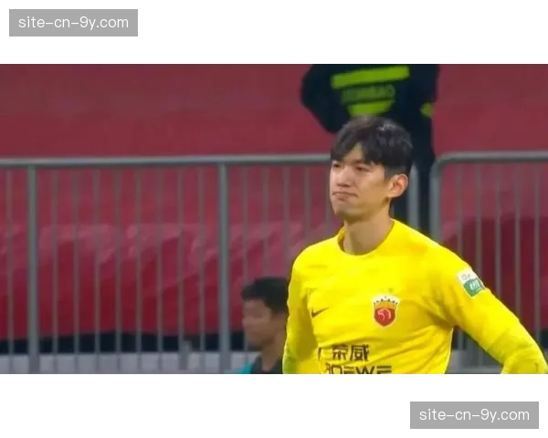 颜骏凌缺席上海海港合练，门将位置或由年轻替补顶上